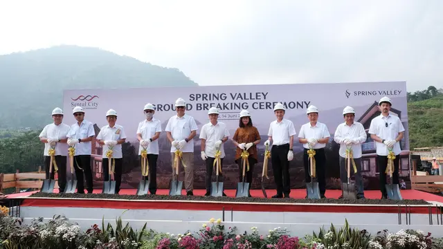 Ketua Asosiasi Real Estate Broker Indonesia (AREBI) Bogor, Swandawati bersama Pengurus PT Sentul City Tbk, meresmikan Ground Breaking perdana untuk hunian Spring Valley di Sentul City