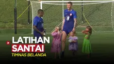 Berita Video, Timnas Belanda Jalani Latihan Santai Bersama Keluarga pada Rabu (30/11/2022)