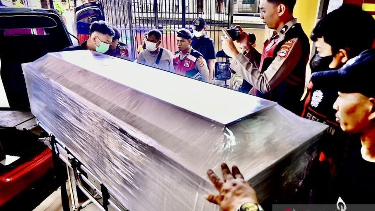 Kisah Kemanusiaan: Ambulans Relawan Antar Jenazah WNA Korban Kecelakaan Helikopter di Kalsel