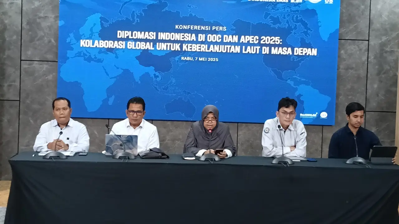 Konferensi pers Diplokasi Indonesia di OOC dan APEC 2025, Rabu (7/5/2025). (Foto: Liputan6.com/Maulandy R)