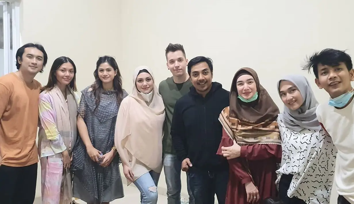 Celine Evangelista (Instagram/ustdzrizamuhammad)