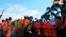  Sejumlah petugas kebersihan Kota Tangerang melakukan pawai dalam pembukaan Festival Tangerang Bersih di Tangerang, Banten, Rabu (23/4/2014) (Liputan6.com/Faisal R Syam).