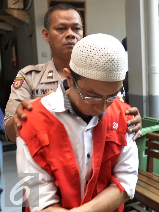 Tersangka Jayadi dijatuhi hukuman seumur hidup oleh Majelis hakim PN Jakarta Selatan Selasa (3/11/2015). Keduanya ditangkap oleh Satuan Reserse Narkoba Polres Jakarta Selatan 25 April lalu dengan barang bukti 145kg ganja. (Liputan6.com/Yoppy Renato)