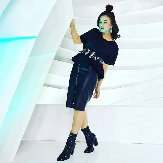 8 Inspirasi Outfit Astrid Tiar yang Playful dan Warna-Warni Layaknya Remaja