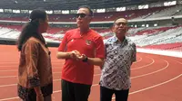 Ketua umum PSSI, Mochamad Iriawan, saat melakukan inspeksi ke Stadion Utama Gelora Bung Karno (SUGBK), Jakarta, Jumat (6/3/2020). Inspeksi tersebut untuk mengecek kesiapan SUGBK menjadi venue Piala Dunia U-20 2021. (Bola.com/Benediktus Gerendo Pradigdo)