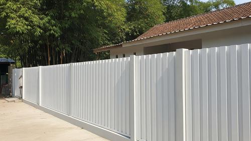 Inspirasi Pagar Estetik yang Efektif Mencegah Ular Masuk Halaman Model Alumunium Solid