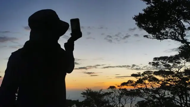 Pemandangan dari Gunung Salahutu di Ambon
