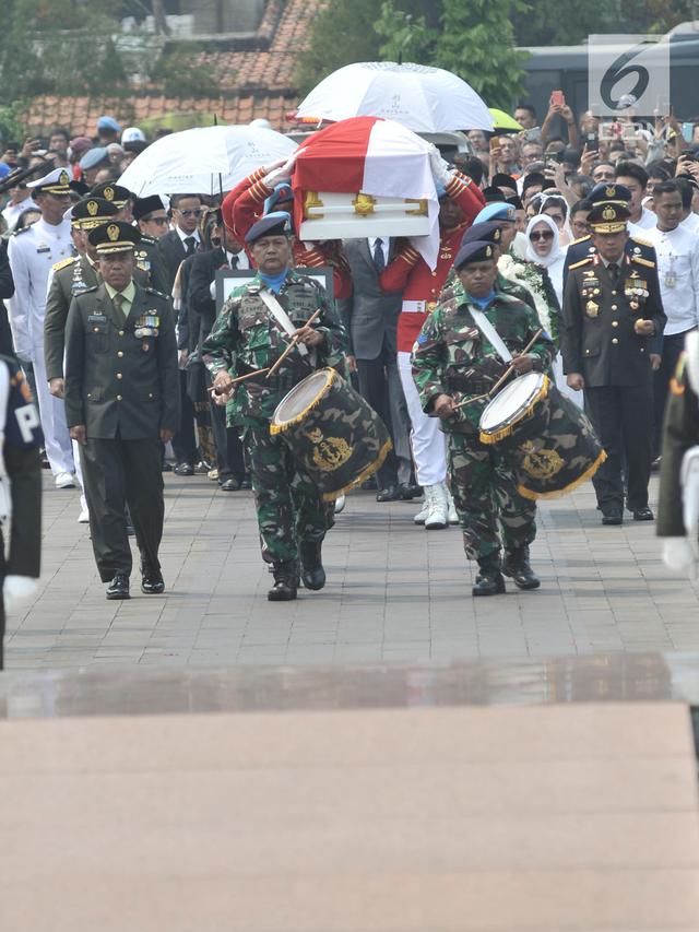 Jenazah BJ Habibie Tiba di TMP Kalibata