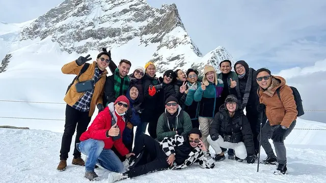 Tampil kompak, Ini 7 Momen Liburan Ruben Onsu dan Betrand Peto di Swiss