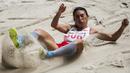 Atlet lompat jauh Indonesia, Maria Londa, melakukan lompatan saat tampil pada ajang SEA Games di Stadion Bukit Jalil, Kuala Lumpur, Jumat (25/8/2017). Maria meraih perak dengan lompatan 6,67 meter. (Bola.com/Vitalis Yogi Trisna)