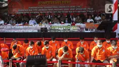 Bareskrim Polri mengungkap peredaran gelap narkoba dan tindak pidana pencucian uang jaringan Fredy Pratama selaam periode  2020-2023 dengan aset senilai Rp10,5 triliun di Lapangan Bhayangkara Polri, Jakarta Selatan, Selasa (12/9/2023). (merdeka.com/Imam Buhori)