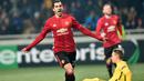 2. Henrikh Mkhitaryan – Merupakan pemain pertama Armenia yang bermain di Premier League. Tampil baik di Borusia Dortmund membuatnya diboyong Man United dengan mahar 30 juta pound saat itu. (AFP/Sergei Supinsky)
