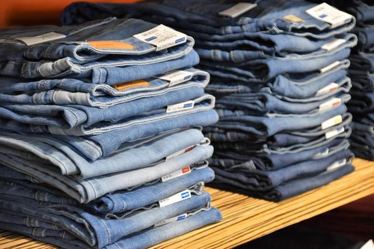 6 Model Celana Jeans Pria untuk Rekomendasi Belanja Harbolnas 11.11