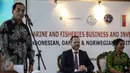 Menhub Budi Karya Sumadi memberikan kata sambutan usai penandatanganan Mou dengan Kementerian Kelautan dan Perikanan di Kantor KKP, Jakarta, Senin (28/11). Kerjasama ini dijalin dalam rangka memberantas pencurian ikan. (Liputan6.com/Faizal Fanani)