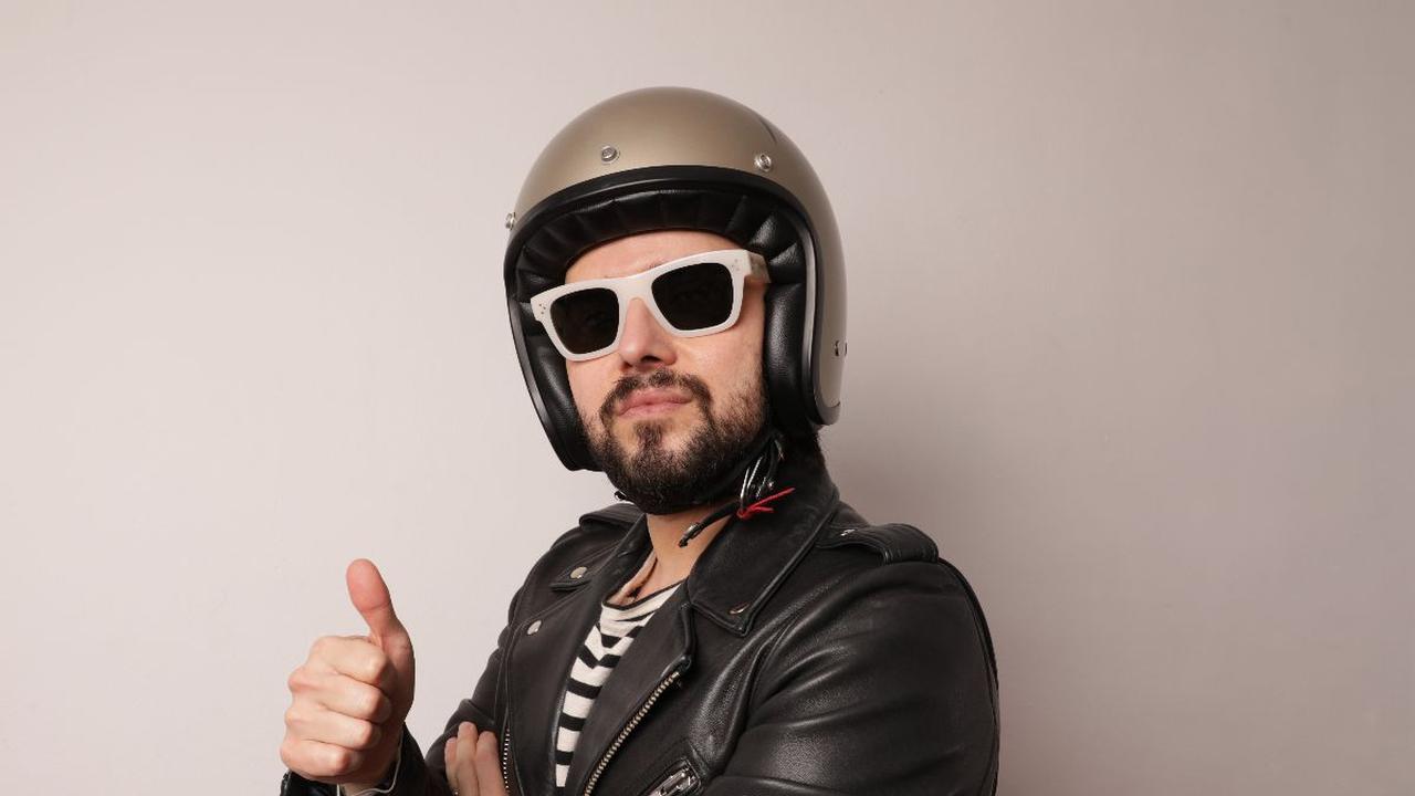 Tips Merawat Kulit Kepala Agar Tetap Segar Meski Pakai Helm