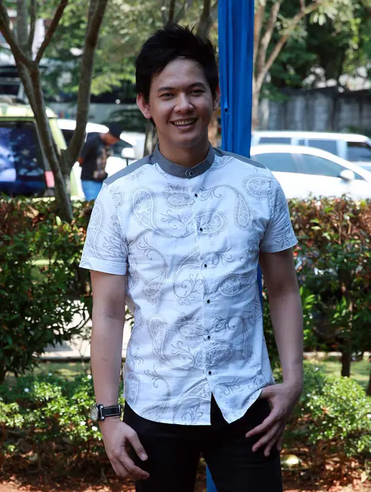 Andi Arsyil senang bersedekah, masjid-masjid yang kekurangan dana, ia dan teman-temannya akan bantu tanpa ada paksaan. Lelaki ini bersyukur dikelilingi oleh orang-orang baik. (Deki Prayoga/Bintang.com)