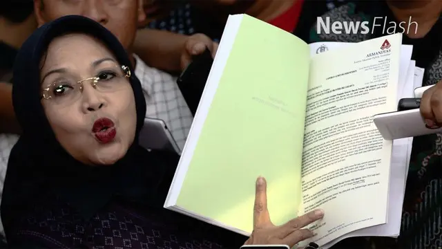 Bareskrim Polri memeriksa Sylviana Murni terkait dugaan korupsi dana bantuan sosial. Calon Wakil Gubernur DKI Jakarta diperiksa selama sekitar tujuh jam.