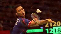 Jonathan Christie saat tampil pada Turnamen Indonesia Open 2016 di Istrora Senayan, Jakarta, Rabu (1/6/2016). Christie manang atas pemain Taiwan Jen Hao 21-12, 21-19. (Bola.com/Nicklas Hanoatubun)