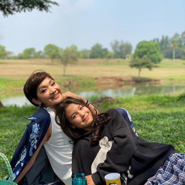 Jadi Ibu dan Anak di Sinetron, Ini 6 Kebersamaan Saskia Chadwick dan Windy Wulandari