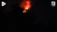 Gunung Soputan terus menunjukan aktivitas sejak mengeluarkan lava panas. Inilah penampakan lava pijar di punjak gunung Soputan.