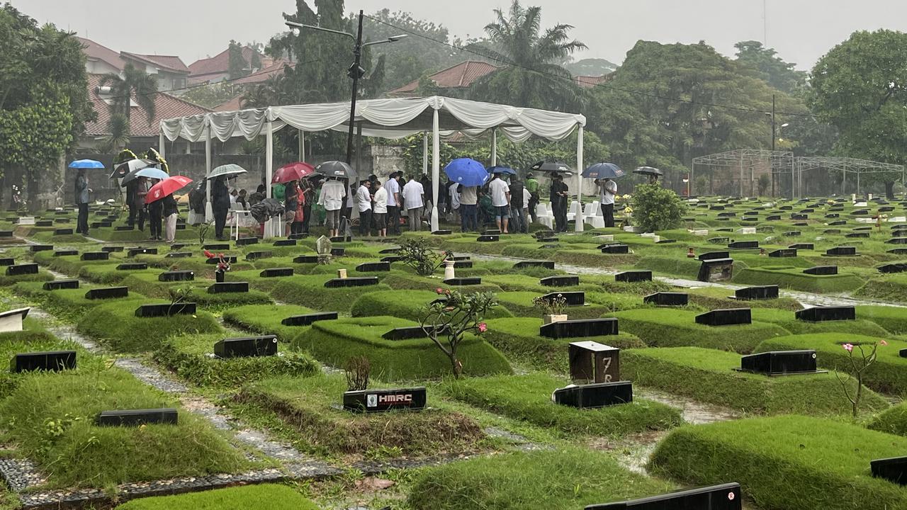 Penjelasan Hukum Perempuan Mengantarkan Jenazah ke Pemakaman, Dilarang?