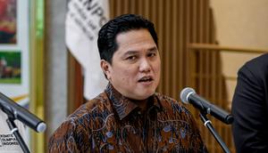 Menpora RI, Erick Thohir, memberikan keterangan setelah melakukan pertemuan membahas SEA Games 2027 di Kantor Kemenpora RI, Senayan, Jakarta Pusat, Jumat (20/02/2026). (Bola.com/Nur Iman Ali)