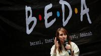 Co-Chair B.E.D.A, Tsamara Amany memberikan keterangan saat deklarasi dukungan B.E.D.A kepada pencalonan Erick Thohir sebagai Ketua Umum PSSI yang berlangsung di GIOI Menteng, Jakarta, Rabu (18/1/2023). (Bola.com/Bagaskara Lazuardi)