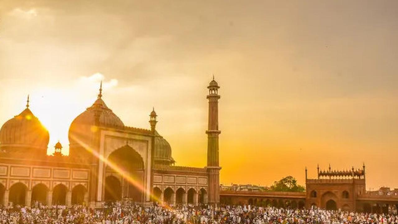 Destinasi Wisata Religi yang Patut Dikunjungi Selama Libur Awal Puasa Ramadhan, Dari Masjid Agung hingga Situs Ziarah