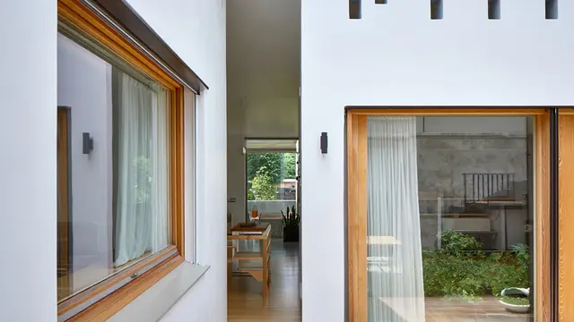 Rumah Minimalis Anti Pengap untuk Lahan Sempit (AI)