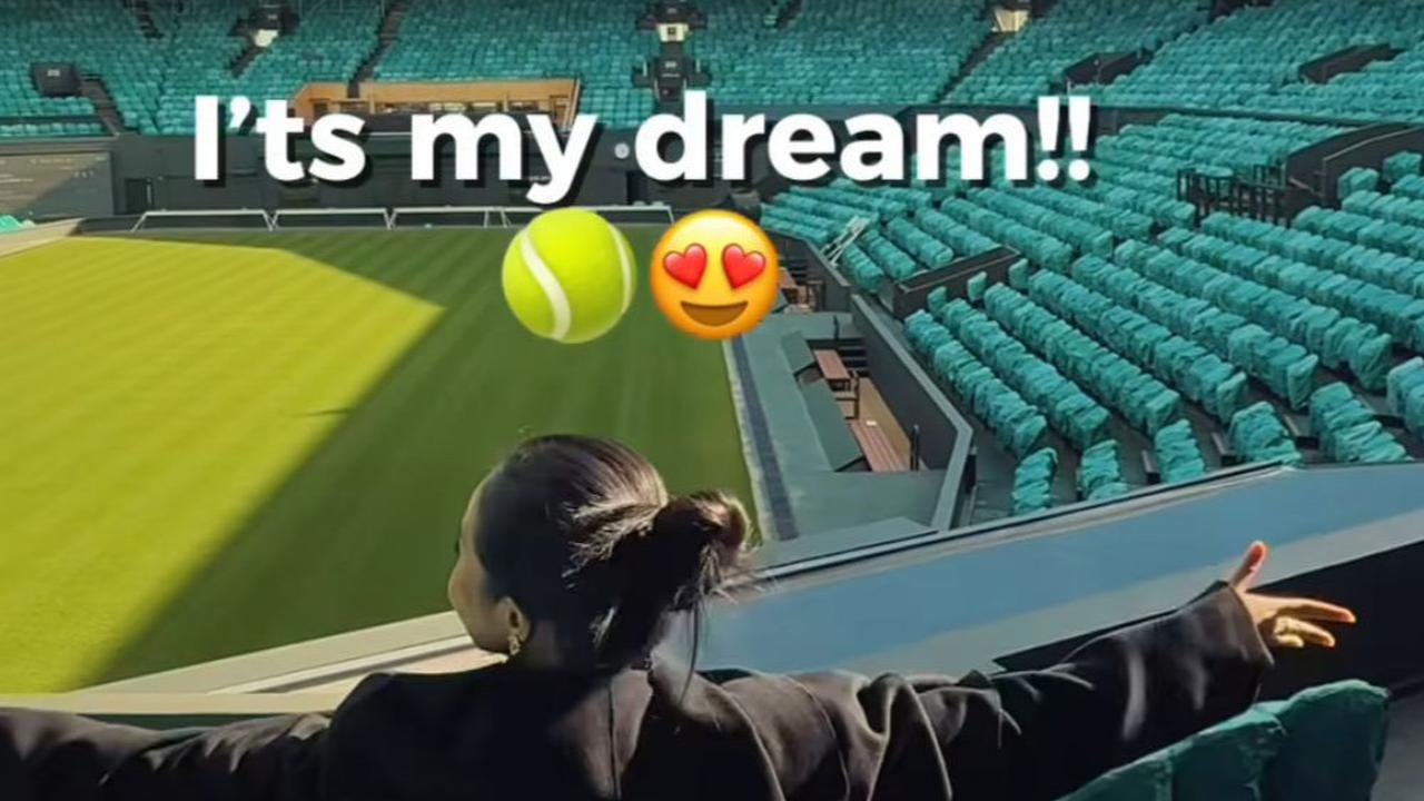5 Potret Yura Yunita Kunjungi Stadion Wimbledon untuk Pertama Kali, Impian Jadi Kenyataan
