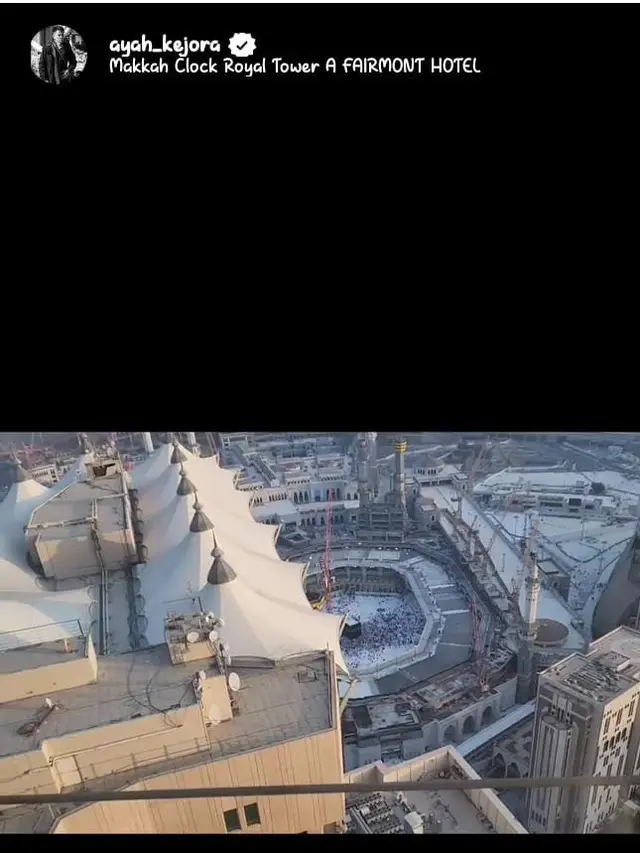Lesti Kejora ibadah umrah