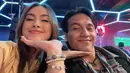 Kembali beradu akting, bintang serial ini kerap abadikan momen kebersamaannya dalam media sosial Instagram. Penampilan keduanya pun selalu tampil serasi dalam setiap kesempatan yang tidak jarang membuat para penggemar baper. (Liputan6.com/IG/@caitlinhalderman)