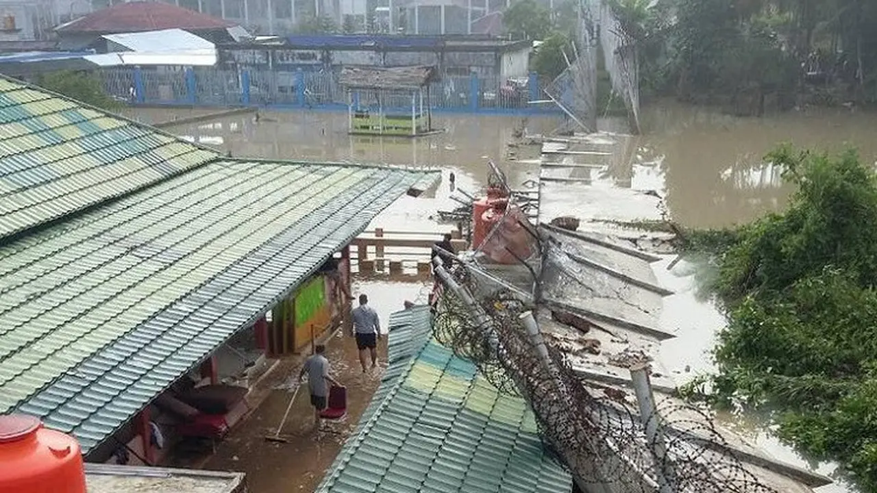 Tembok Lapas Jambi Jebol