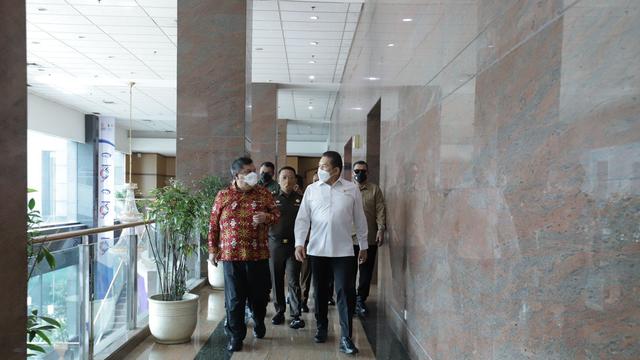 Kejaksaan Agung bersama Badan Pengawasan Keuangan dan Pembangunan (BPKP) membentuk Tim Gabungan Audit Tata Kelola Industri Kelapa Sawit.