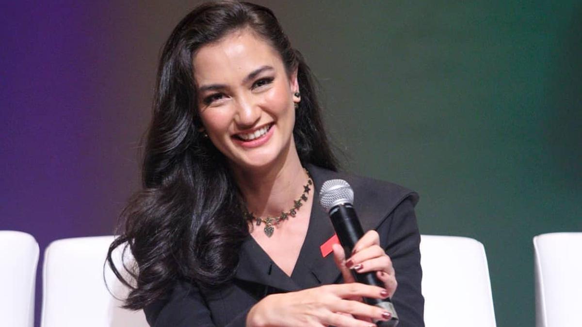 Cerita Atiqah Hasiholan Yang Bingung Tentang New Normal Photo