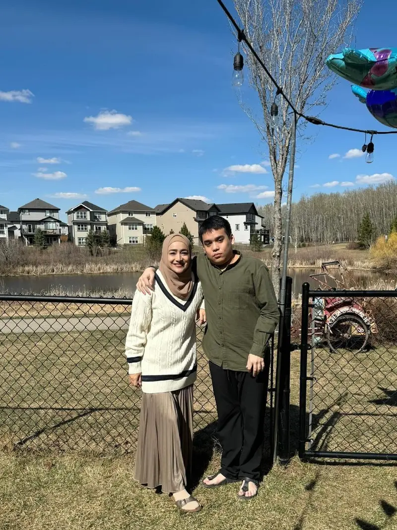Potret Bagian Depan Rumah Baru Cindy Fatikasari di Kanada, Sejuk dan Nyaman Dipenuhi Ornamen Kayu