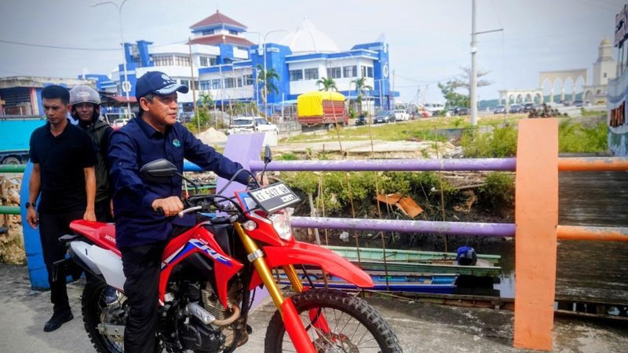 Menteri LH Hanif Faisol Nurofiq Turun Langsung Inspeksi Adipura di Bontang
