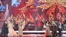 Rhoma Irama dan Soneta Grup serta para penyanyi dangdut seperti Elvi Sukaesih, Iyeth Bustami, Fildan, Nasar, Soimah dan Rita Sugiarto. Konser Raya 23 Tahun Indosiar berlangsung meriah di JCC, Jakarta Kamis (11/1) malam. (Bambang E Ros/Bintang.com)