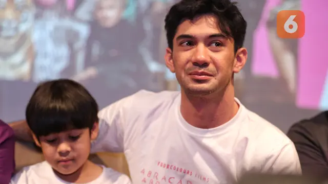 [Fimela] Reza Rahadian