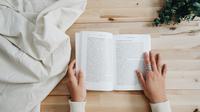 Ilustrasi Membaca Cerita Fiksi Credit: pexels.com/Enzo