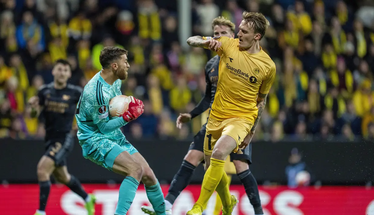 Babak pertama Arsenal berhasil diimbangi oleh Bodo. Sejumlah peluang emas memang sempat tercipta, namun beberapa di antaranya berhasil diamankan oleh kiper lawan. (Fredrik Varfjell/NTB Scanpix via AP)