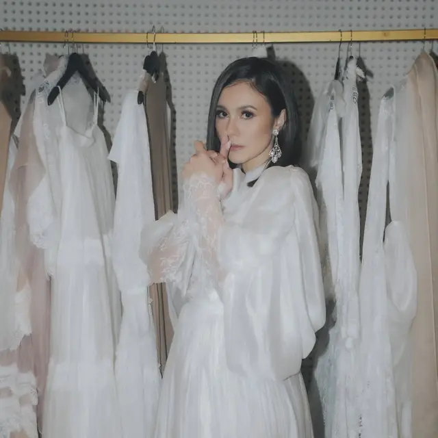 Kenang Barli Asmara, Wulan Guritno, Shalom Razade, dan London Abigail Tampil Kompak dalam Gaun Pastel