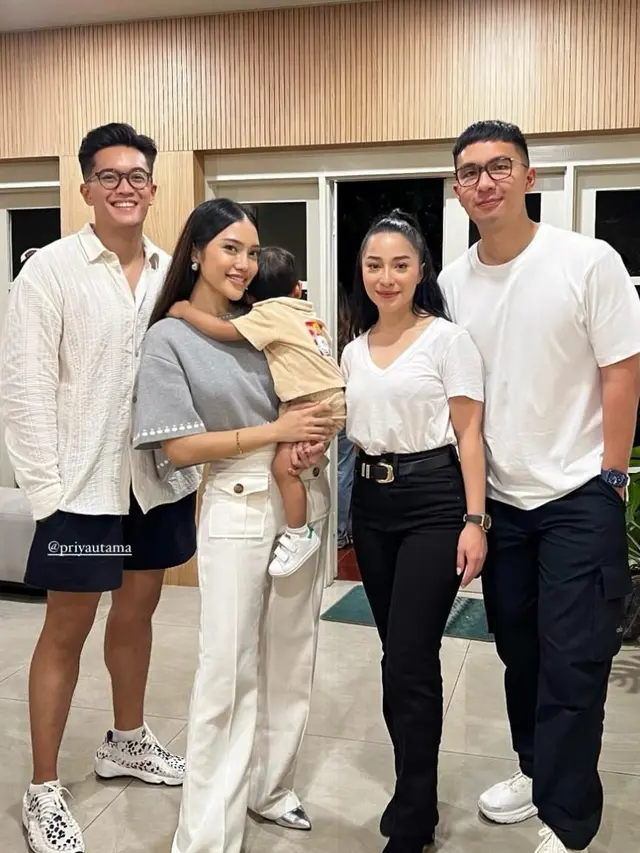 Gaya Nikita Willy Gelar Pesta Ulang Tahun Issa Bertema Hot Wheels, Tetap Stylish Pakai Kaos Oblong