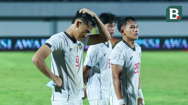 Foto: Wajah Lesu dan Kecewa Skuad Timnas Indonesia U-17 Setelah Dipermalukan China