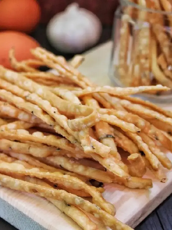 Cara Membuat Kue Bawang Gurih dan Renyah, Cocok untuk Camilan Tahan Lama