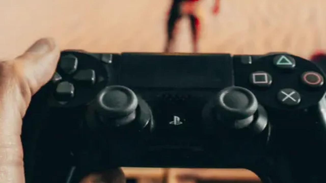 Seiring berkembangnya zaman, banyak hiburan yang bisa dinikmati setiap orang di belahan dunia manapun. 

Selain media sosial, game RP kini menjadi salah satu hiburan yang banyak diminati.