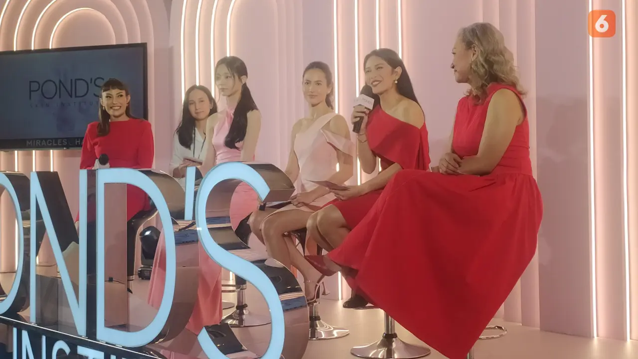 Tzuyu TWICE, Pevita Pearce, Dian Sastrowardoyo dalam Acara Pond’s Skin Institute Grand Launch