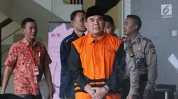 Bupati Jepara Ahmad Marzuqi usai menjalani pemeriksaan oleh penyidik di Gedung KPK, Jakarta, Senin (27/5/2019). Ahmad Marzuqi diperiksa sebagai tersangka terkait dugaan suap dalam putusan praperadilan kasus dugaan korupsi penggunaan dana bantuan parpol di PN Semarang. (merdeka.com/Dwi Narwoko)