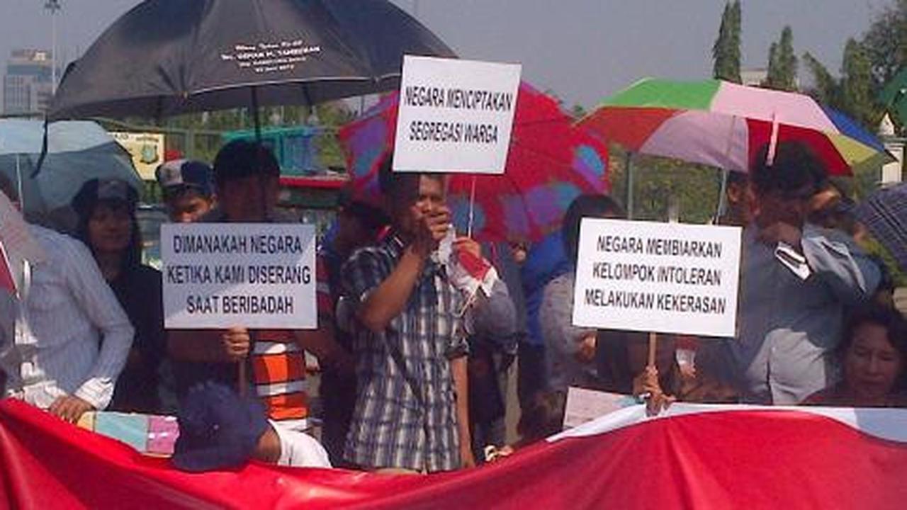 Di Istana, jemaat HKBP dan Yasmin berdoa untuk Rohingya