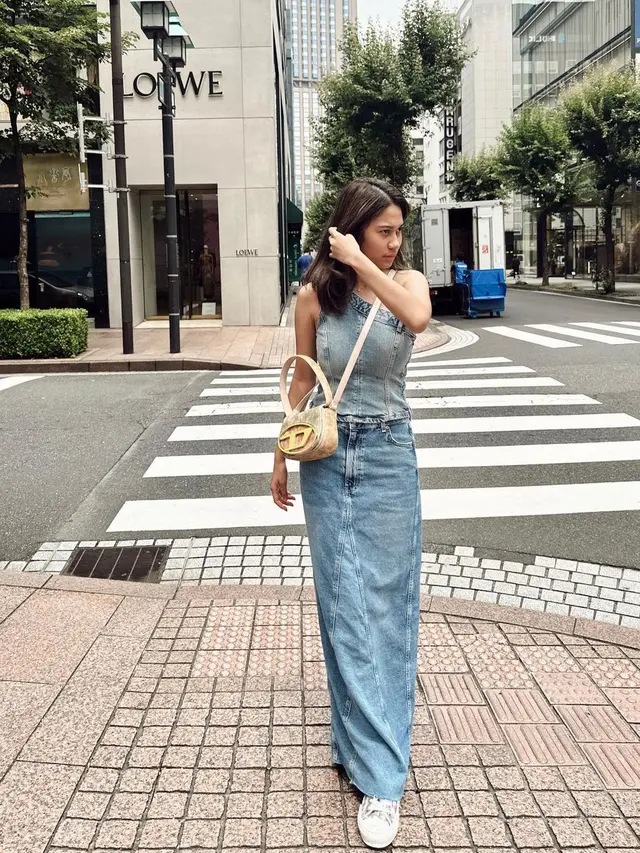 6 Inspirasi Gaya Denim on Denim Stylish dari Syifa Hadju, Mahalini, hingga Fuji An